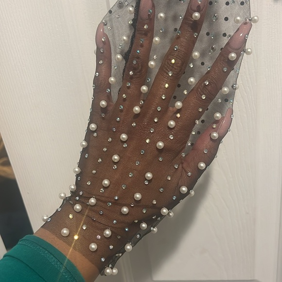 New w/o tags. Beautiful net top embellished with rhinestones and pearls. Size M. - Picture 4 of 4